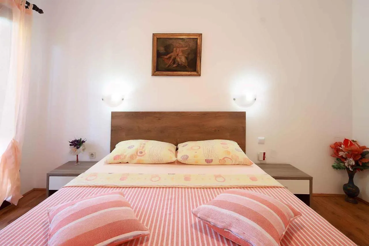 Apartments In Silo/Insel Krk 13513